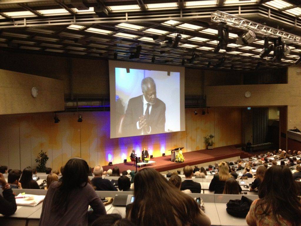 Kofi Annan speaking in Geneva